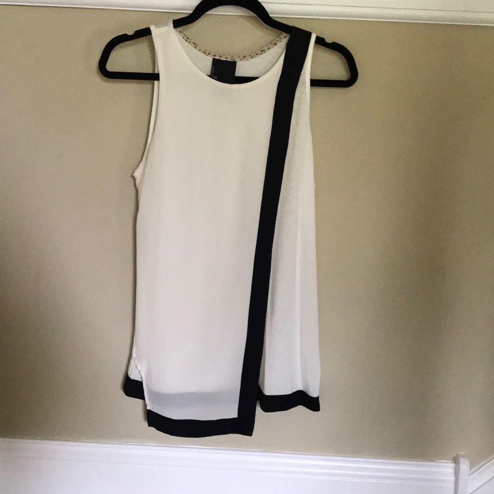 Beautiful top with silk overlay. Size small.